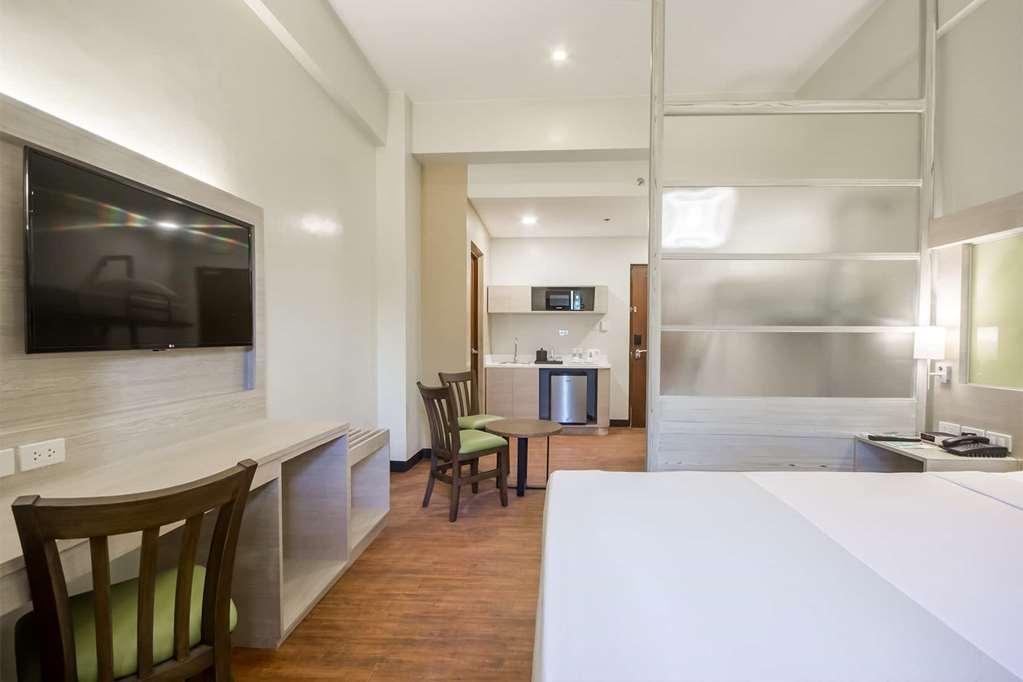 Microtel Inn & Suites By Wyndham San Fernando Room photo